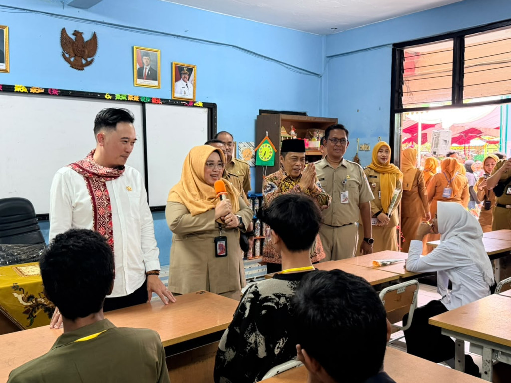 Tak Ada Kata Terlambat, 180 Anak Tidak Sekolah di Jakarta Barat Kembali Raih Hak Pendidikan