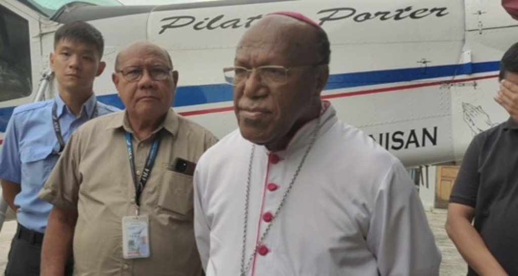 Uskup Jayapura Kecam Pembakaran Pesawat dan Pembunuhan Pilot AMA di Papua