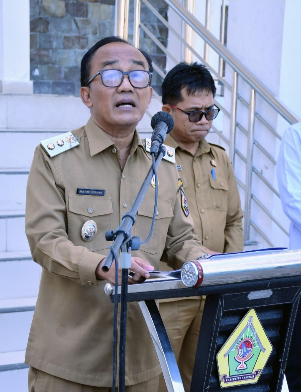Wakil Bupati Sampaikan Pada Mahasiswa UNIMED yang KKN ,Agar Turut Promosikan Kabupaten Samosir
