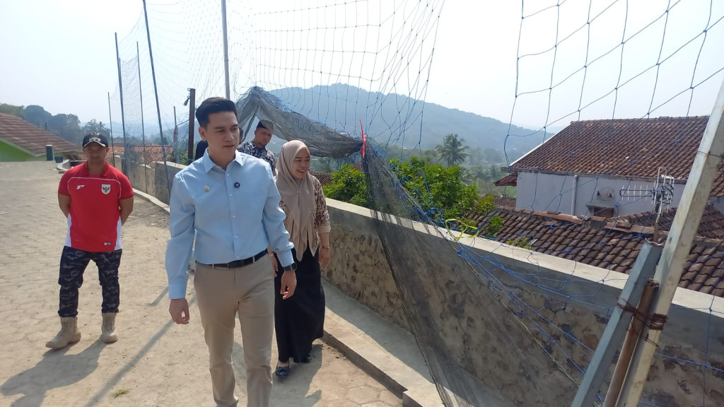 Wakil Bupati Sumedang Tinjau TPT SDN Citraresmi, Pastikan Keamanan Siswa Jadi Prioritas