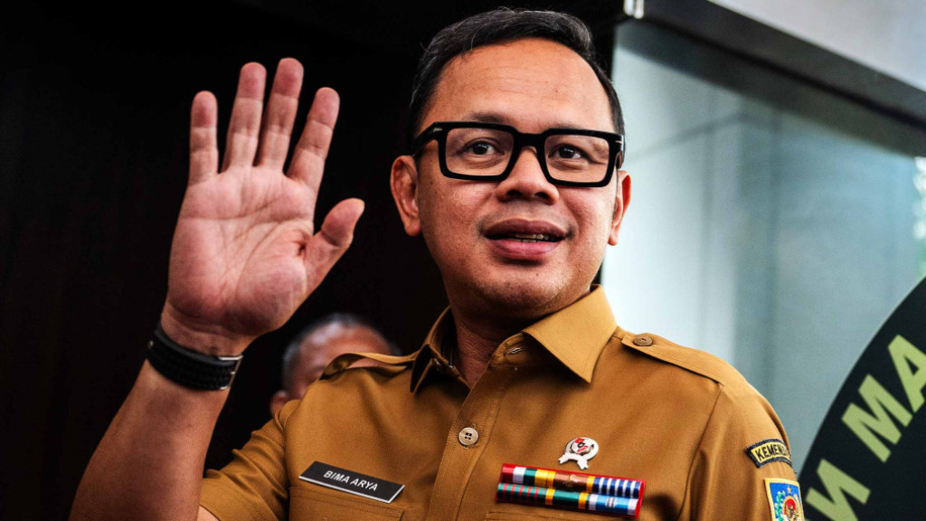 Wamendagri Minta Jangan Ada PHK Soal Kesulitan Pemda Bayar Gaji ASN