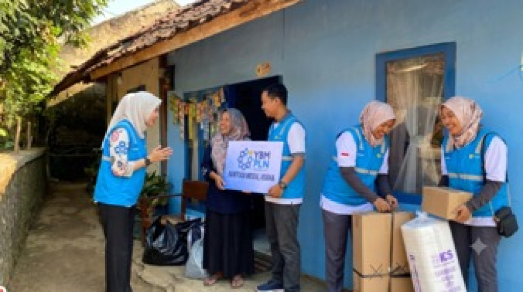 YBM PLN Dukung Perempuan Tangguh, Salurkan Bantuan Modal Usaha untuk Pelaku UMKM di Sumedang
