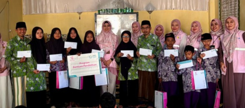 YBM PLN UP3 Tasikmalaya Salurkan Bantuan Pendidikan untuk Santri dan Tenaga Pendidik di Ciamis