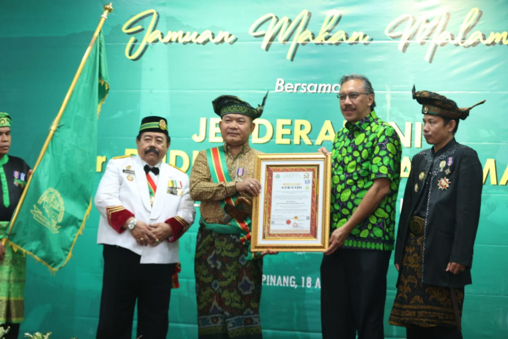 Datuk Sri Radendo Panglima Pagar Negara, Gelar Kehormatan Adat Ke Sembilan Jenderal Dudung