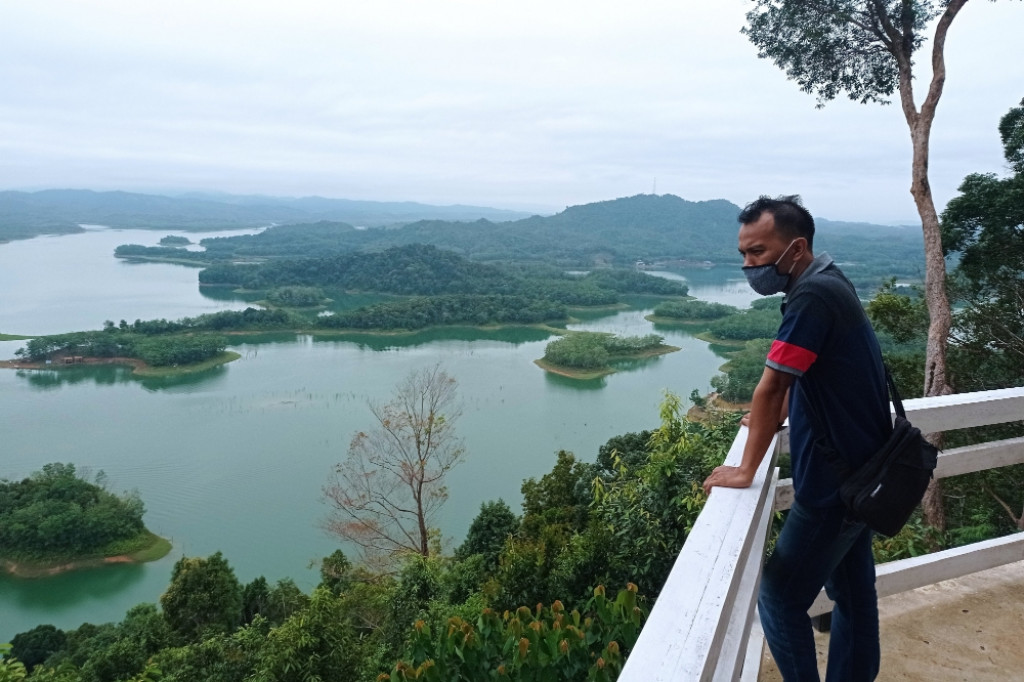 Dukung Destinasi Wisata Kampar, PLN Bantu Bangun Pelataran Rp92 Juta