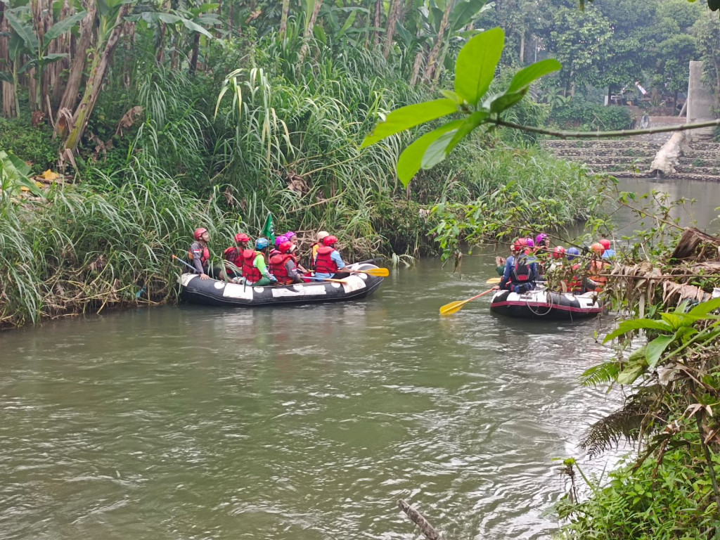 Asisten I Setdako Binjai Hadiri Kegiatan Susur Sungai Bersama MW KAHMI