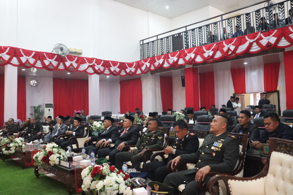 Rapat Paripurna DPRD Kabupaten Paluta Mendengar Pidato Kenegaraan Presiden RI Prabowo Subianto Dalam Rangka HUT RI Ke-80 Tahun 2025