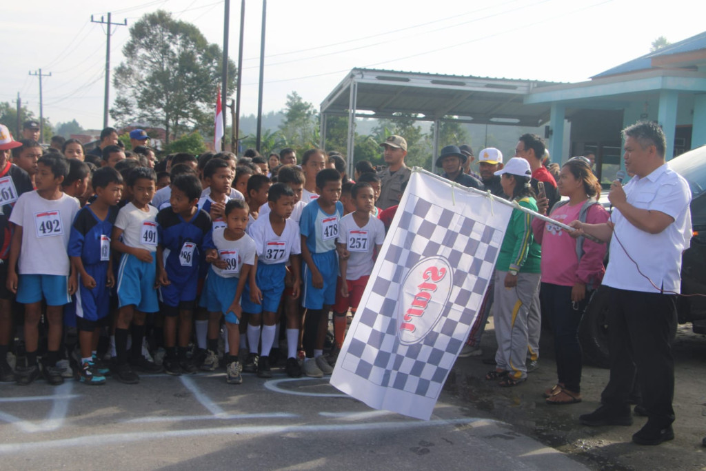 Roadshow Kemerdekaan RI Hari II, Pemkab Tapanuli Utara Kunjungi Sipoholon dan Sipahutar