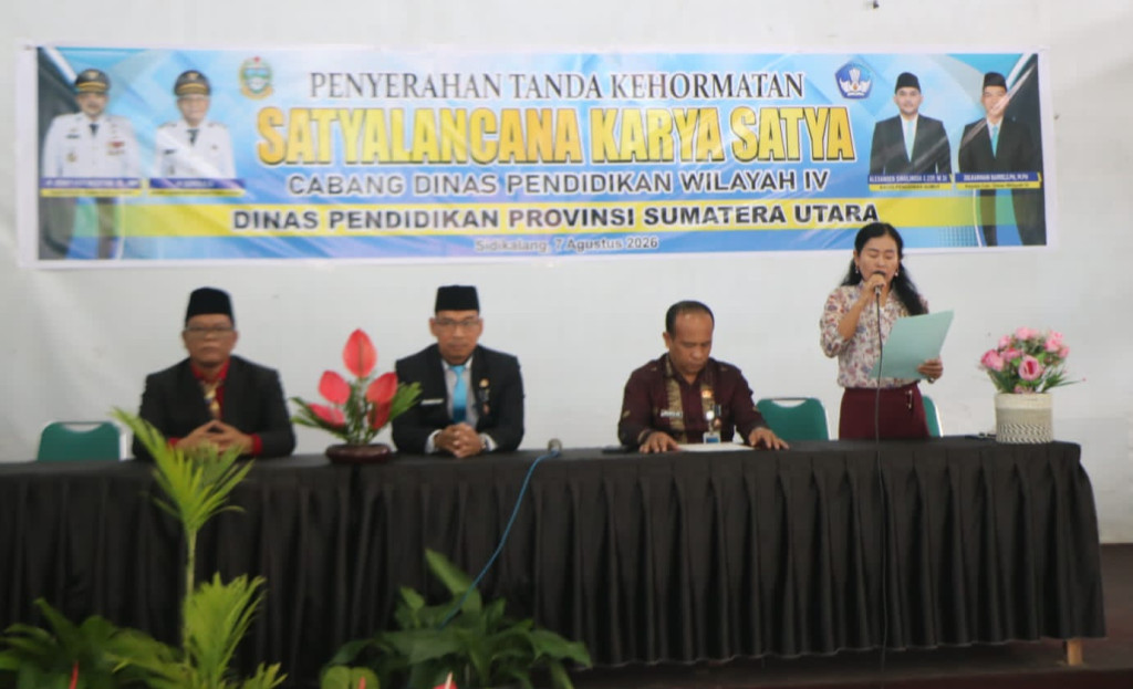39 Guru dan Tendik Cabdisdik Wil IV Dairi Terima Satya Lencana Karya Satya
