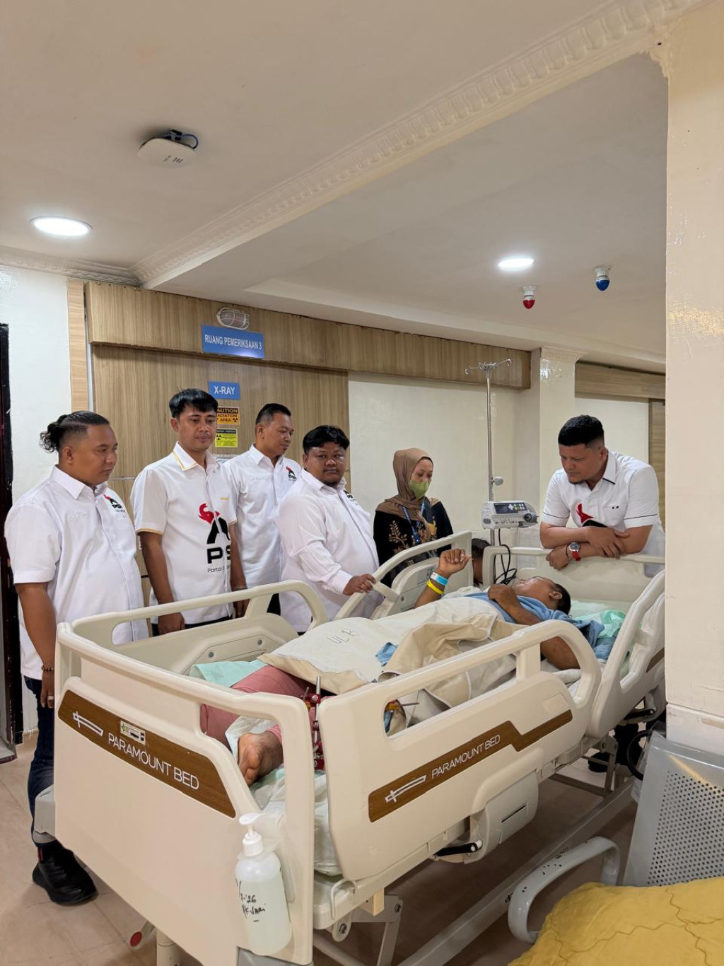 Aksi Peduli PSI Binjai Selatan, Dilli Suganta Ulurkan Bantuan Tangan untuk Korban Pohon Tumbang