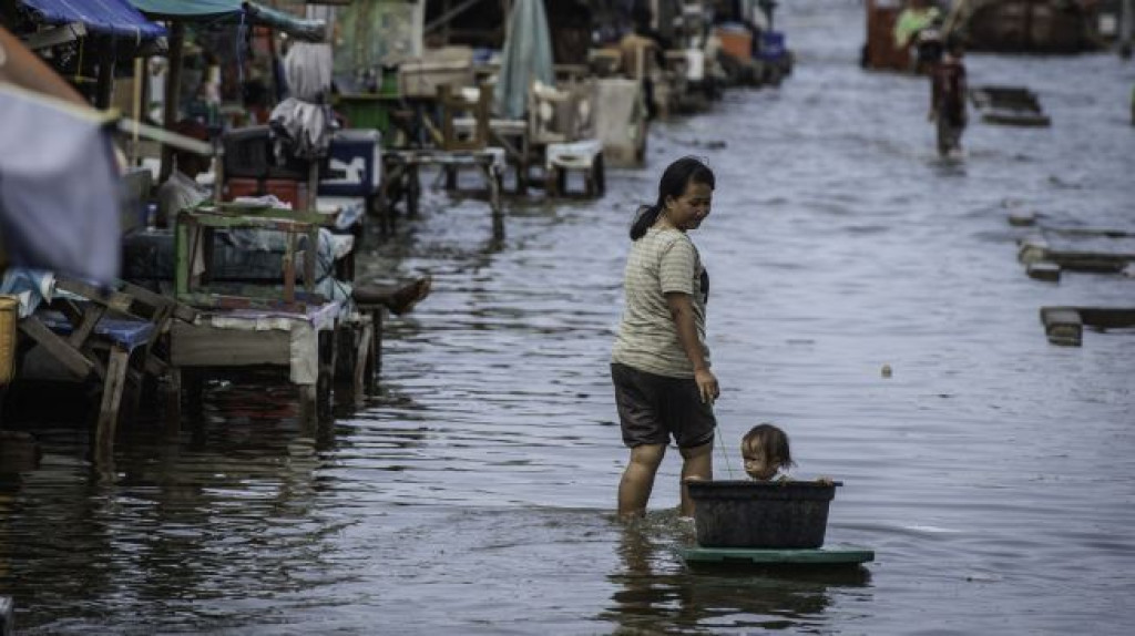 BMKG: Waspada Hujan Lebat-Banjir Landa Wilayah RI