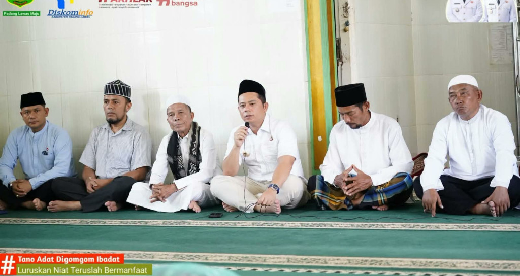 Bupati dan Wabup Palas Jum'at Berkah di Kecamatan Sosa