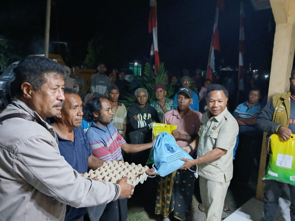 Bupati Ngada Kembali Turun Tangan, 89 Paket Bantuan Darurat Disalurkan untuk Warga Alowulan dan Ize