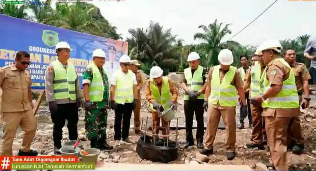 Bupati Palas PMA Tepati Janji, Letakkan Batu Pertama Pembangunan Jembatan di Sungai Siabu Desa Batang Bulu Baru