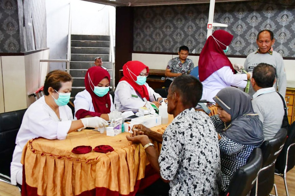 Bupati Tapteng Hadiri Sosialisasi Budaya Mutu dan Keselamatan Pasien