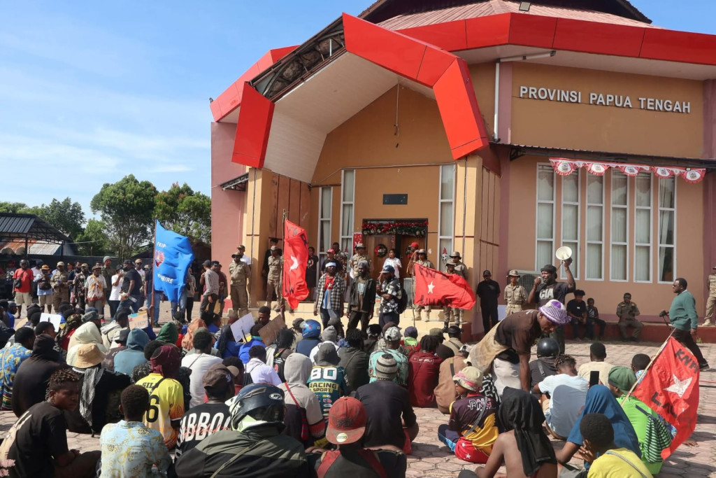 Gembala Socratez Yoman Apresiasi Kapolda Papua Tengah Kawal Aksi Damai KNPB Secara Humanis