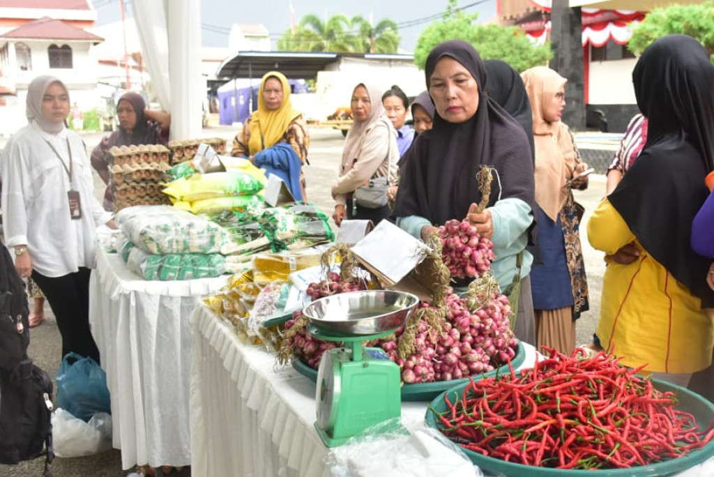 Kendalikan Inflasi, Pemkab Tapteng Gelar Gerakan Pasar Murah