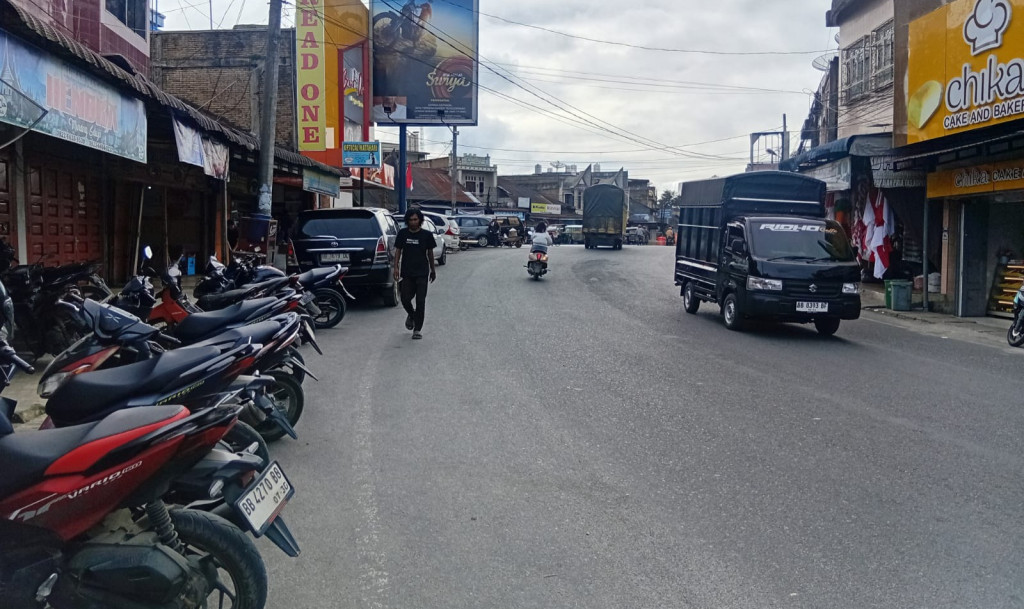 Menjelang HUT RI Ke 81, di Pasar/Desa, Kecamatan Siborongborong Warga Minim Memasang Bendera Merah Putih