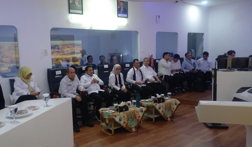 MenPAN-RB Rini Widyantini Kunjungi Sumedang, Tinjau Digitalisasi Layanan Publik hingga Sekolah Rakyat