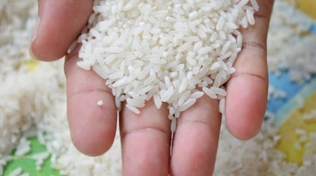 Mentan Amran Temukan Beras Fortifikasi Abal-abal, Harganya Capai Rp 42.000/Kg