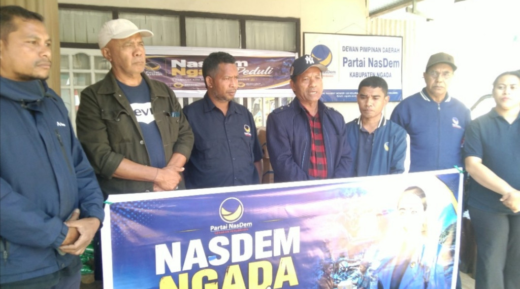 NasDem Ngada Sisir 15 Titik Korban Gempa, 2 Ton Beras dan Ratusan Paket Bantuan Dikerahkan