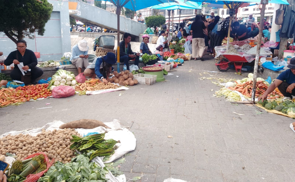 Pedagang Luar Pasar Resmi Masuk Pasar Sidikalang, Kebijakan PD Pasar Diapresiasi