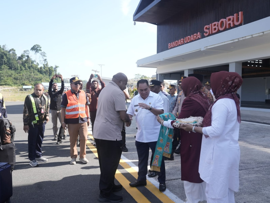 Pemkab Fakfak Sambut Gubernur Papua dan Papua Barat Jelang Peringatan 666 Tahun Islam Masuk Papua