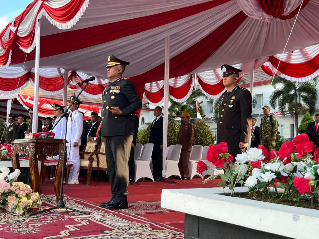 Pimpin Penurunan Bendera HUT RI ke-81 RI, Kapolres Tapsel semangat Perjuangan Tak Boleh Berhenti