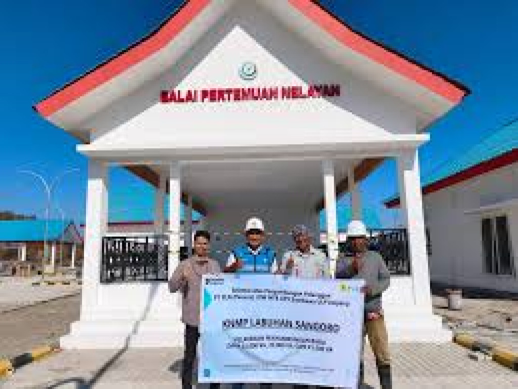PLN Sambungkan Listrik 97.500 VA untuk Koperasi Nelayan Merah Putih di Sumbawa