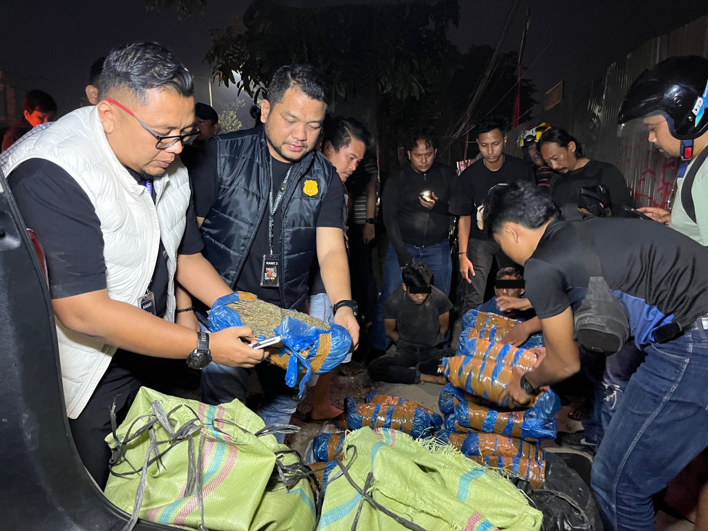 Polisi Gagalkan Pengiriman 93 Kg Ganja di Jalan AH Nasution Medan