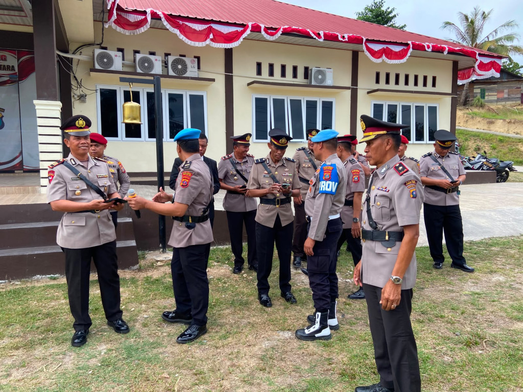 Polres Paluta Periksa HP Personil. Antisipasi Judi online dan Pelanggaran Disiplin.