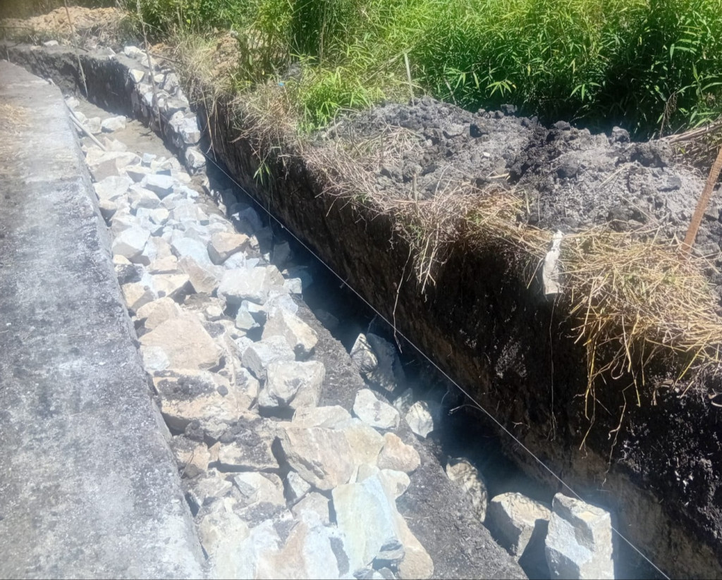 Proyek Irigasi Rp 3, 5 M Simokmok di Desa Sitabotabo Disorot, Spesifikasi Pekerjaan Dipertanyakan