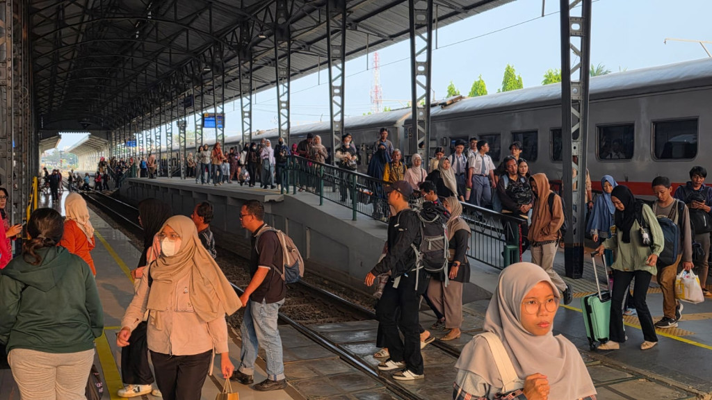 Resmi Dibuka, Hall Baru Stasiun Cikampek Membuat Pengguna Commuterline Walahar Jatiluhur Makin Nyaman