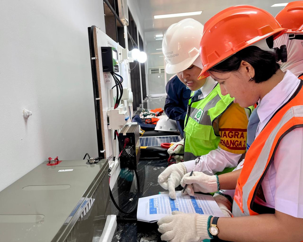 Siapkan SDM Untuk Transisi Energi, PLN dan IT PLN Beri Pelatihan Energi Terbarukan Bagi Siswa SMA