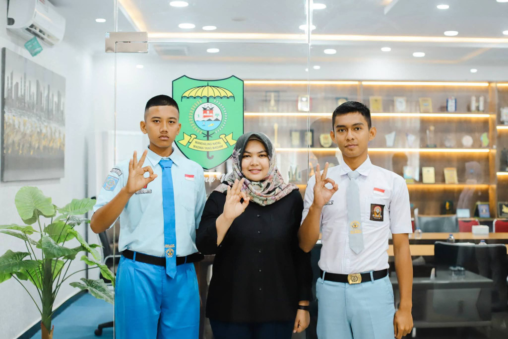 Wakil Bupati Madina Motivasi Dua Paskibraka Sumatera Utara Asal Madina