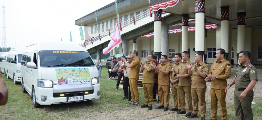 Wakil Bupati Palas Berangkatkan Kontingen Kwartir Cabang Pramuka Palas ke Cibubur.