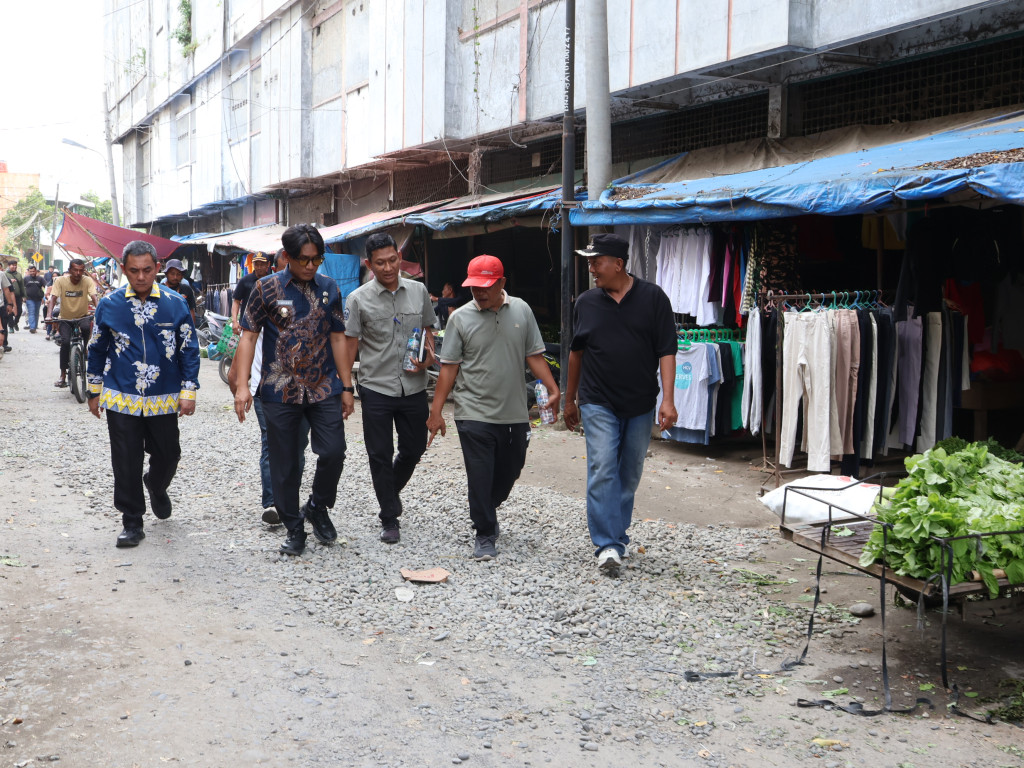 Wakil Wali Kota Binjai Tinjau Jalan Rusak di Jalan Wahidin Baru, Perbaikan Dijadwalkan Agustus 2026