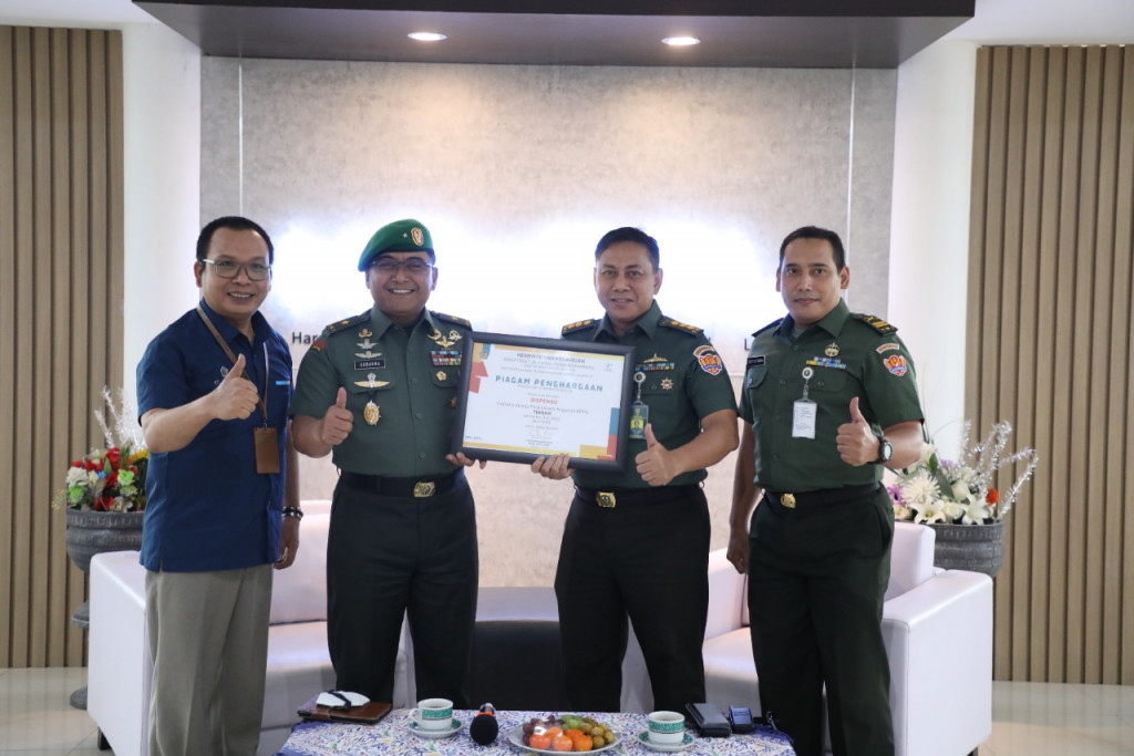Dispenad Menerima Penghargaan Satker Terbaik dalam IKPA Wilayah KPPN IV Jakarta