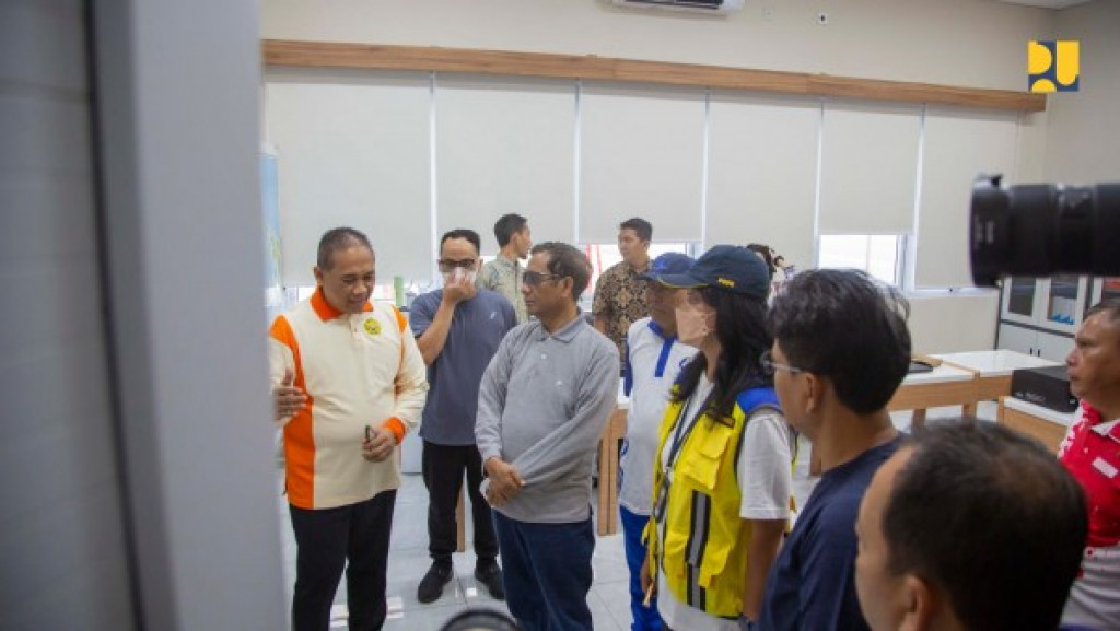 Kelar Dibangun PUPR, Menko Polhukam Tinjau Asrama Mahasiswa Nusantara di Surabaya