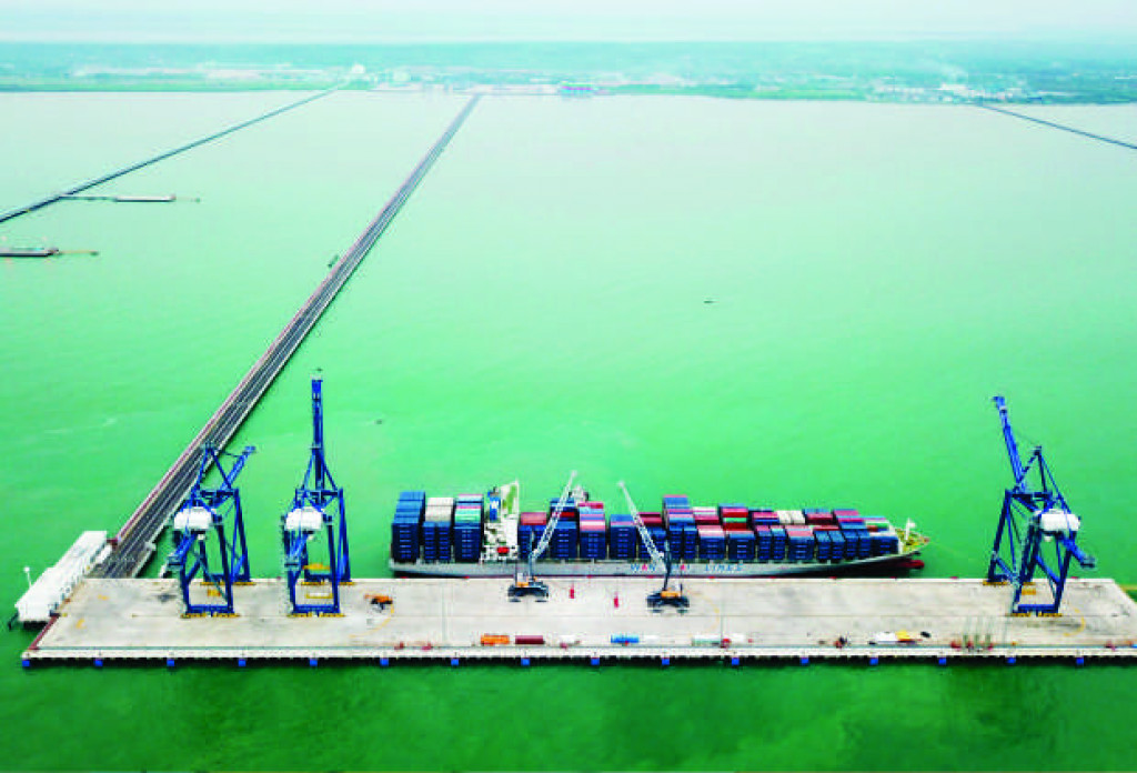 Pelabuhan Kuala Tanjung Dirancang Jadi Tempat Singgah Kapal Raksasa