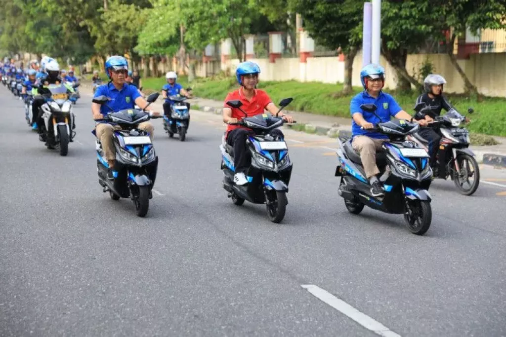 PLN Gandeng Pemda Riau Konvoi Kendaraan Listrik