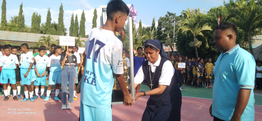 Kembangkan Bakat dan Bentuk Karakter Kaum Remaja, SMABHAK Maumere Gelar Turnamen Futsal Antar SMP