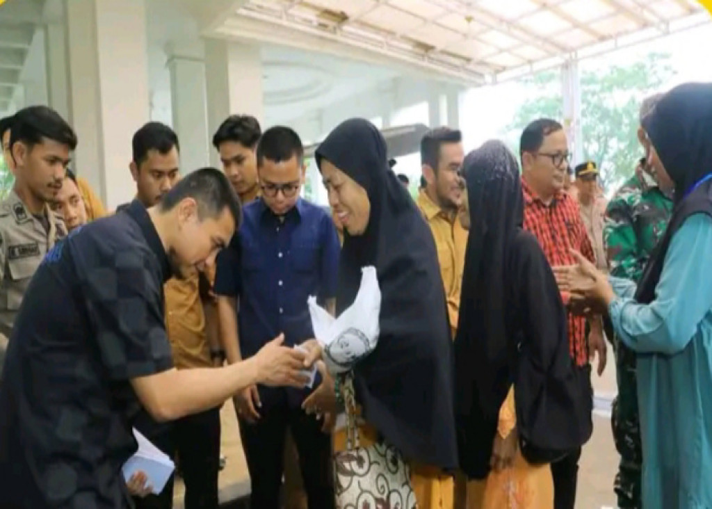 300 Paket Bantuan Dibagikan Bupati Labura untuk Warga Kualuh Hulu & Selatan
