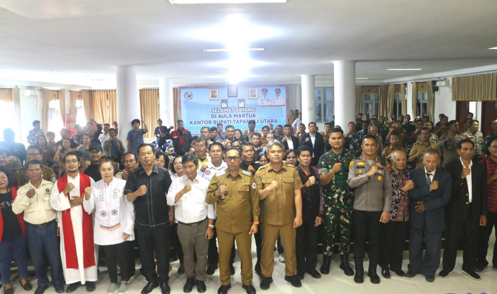 Bupati Taput Pertahankan Budaya Dalihan Natolu, Pada Inisiasi Doa Bersama