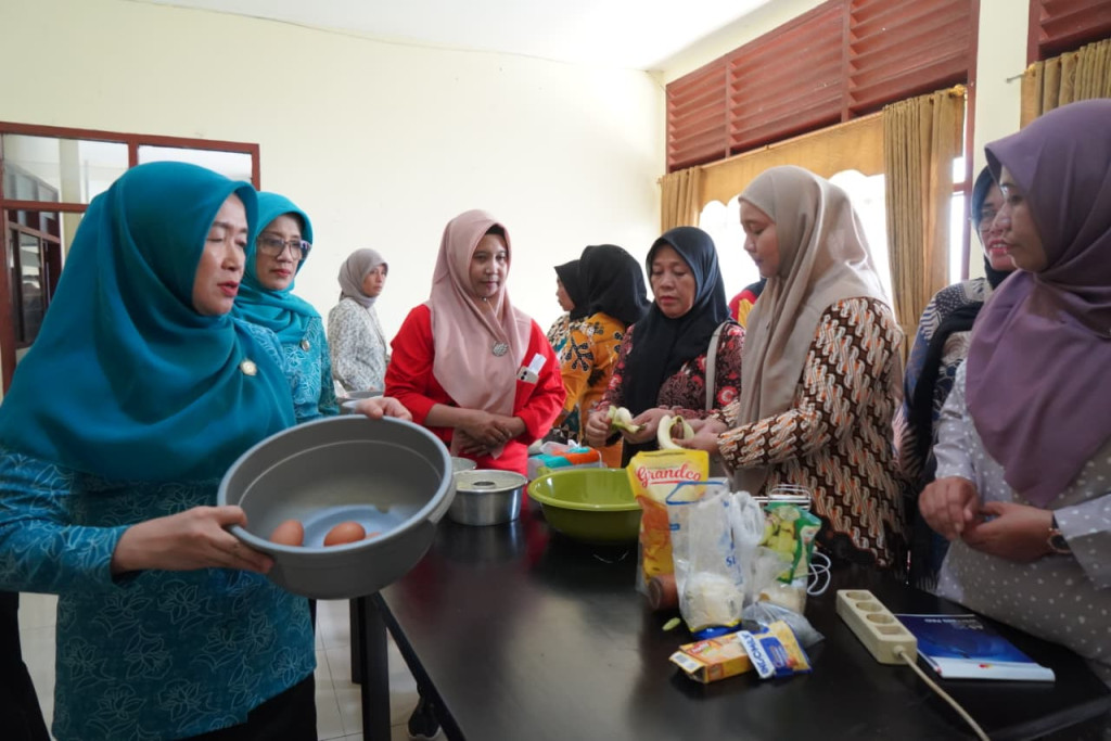 Hj. Hesti Haris Dorong Kreativitas dan Kualitas Produk Olahan Pangan