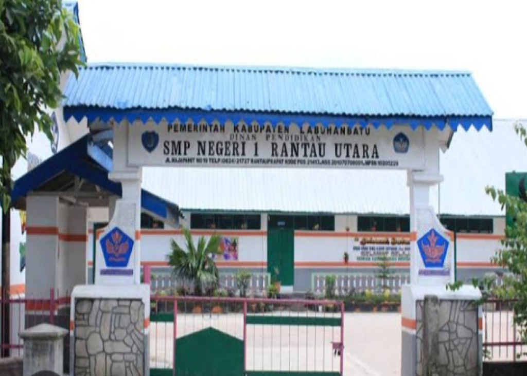 Kegiatan Renang SMPN 1 Majapahit Dinilai Bermanfaat, Tapi Pungutannya Dipertanyakan