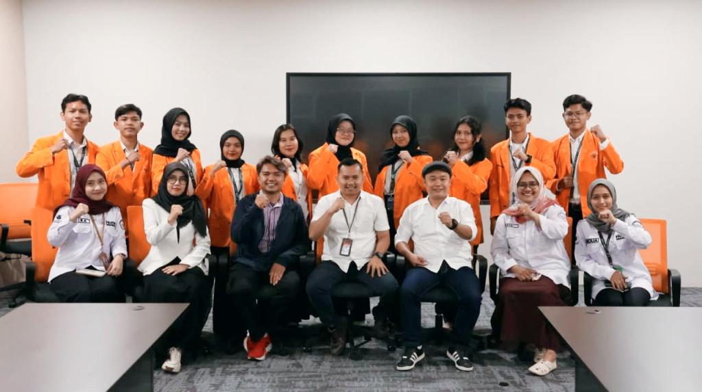 UNJA Serahkan Mahasiswa PBSI dan SASINDO untuk Magang Jurnalistik di Humas Universitas