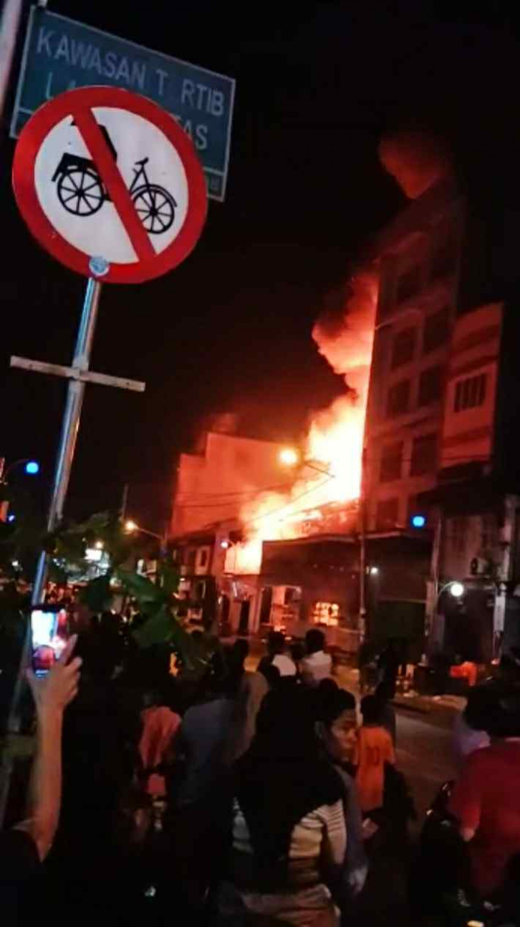 Sijago Merah Lalap Ruko di Jalan Sutomo Lubuk Pakam