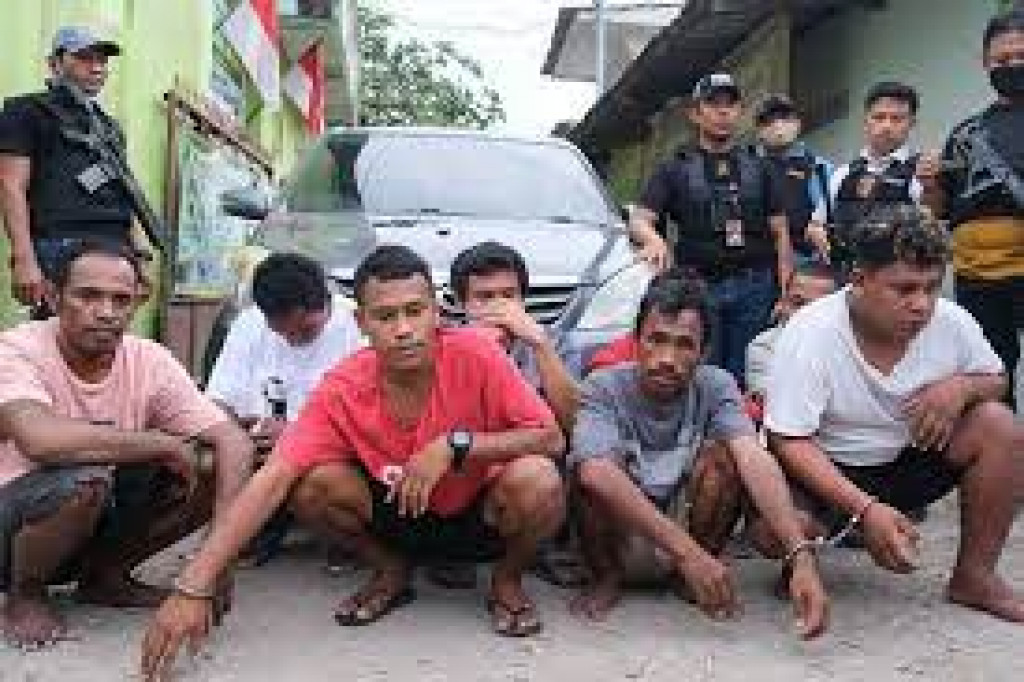 Polres Cengkareng Amankan Delapan Orang Diduga Pengedar Sabu di Kampung Ambon