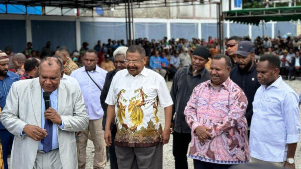 Paslon John Tabo dan Ones Pahabol Hadiri Hut Injil Masuk Gereja Baptis West Papua di Wamena